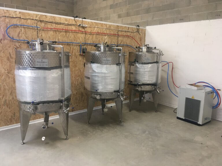 les 3 fermenteurs installés et isolés