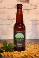 bouteille de bière Impesanteur avec des grains d'orge et une feuille de houblon